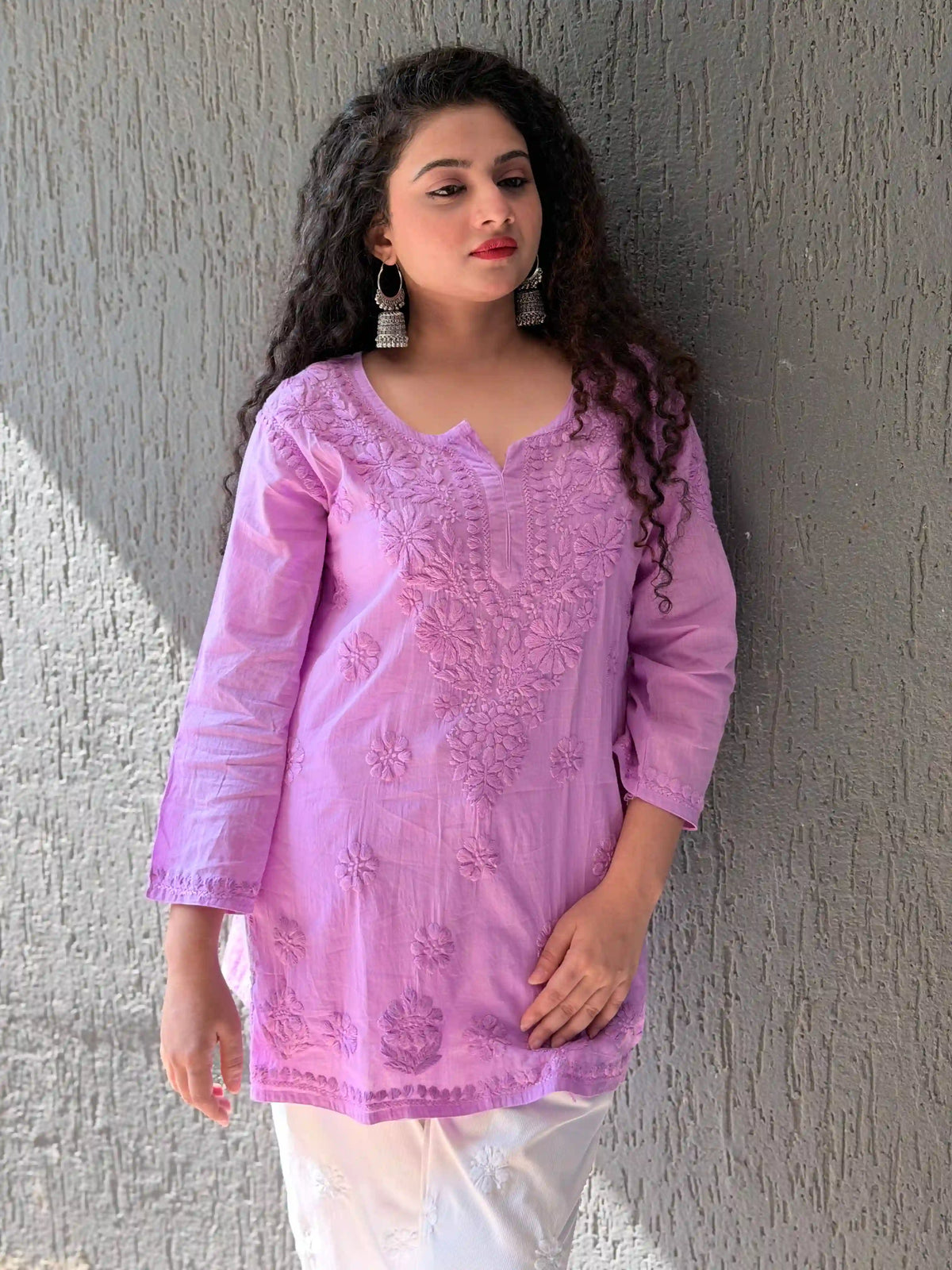 Mulmul Chikankari Solid Women's Short Kurta - Lavender