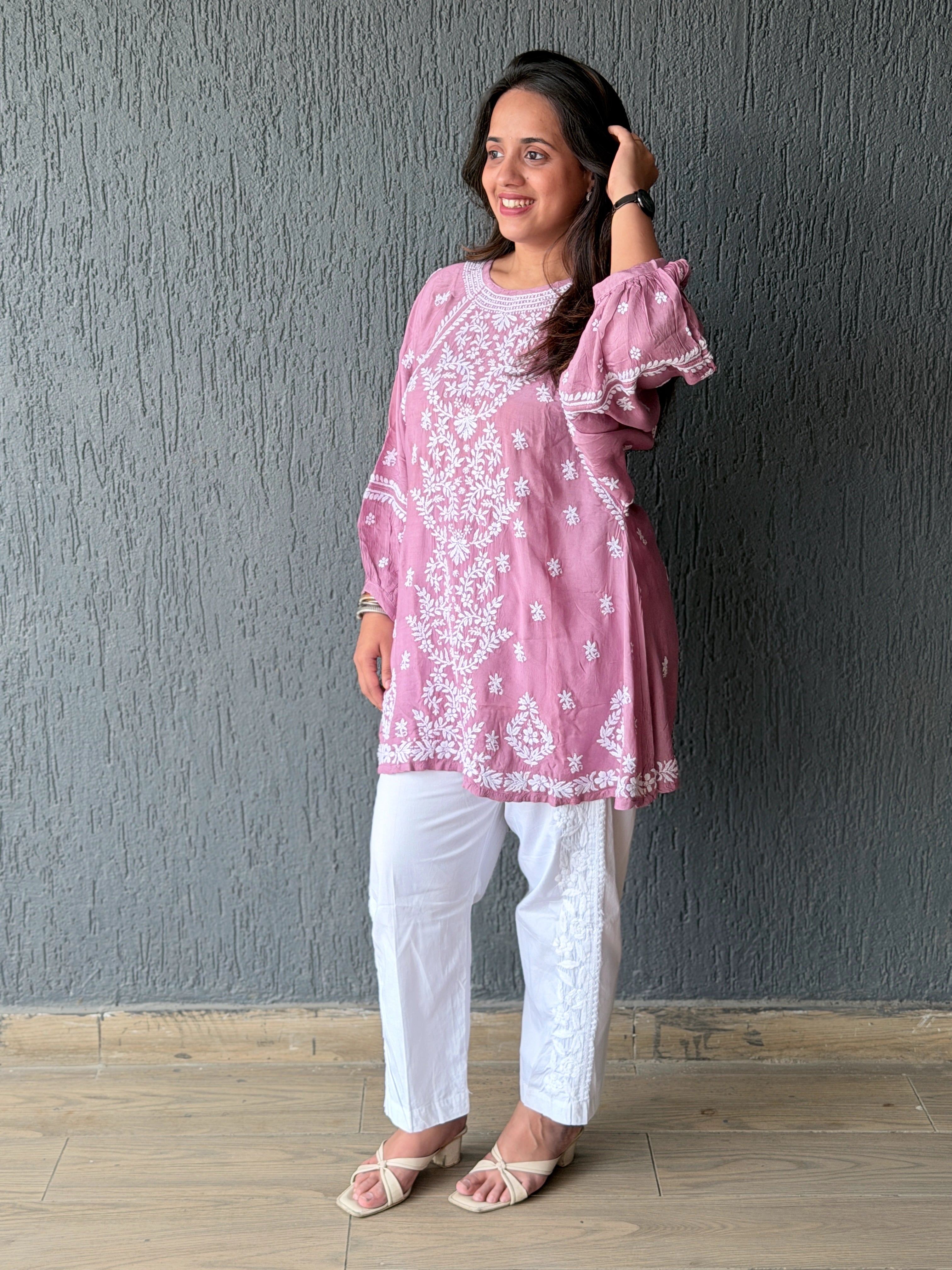 Onion Pink Premium Muslin Chikankari Puff Sleeve Kurti