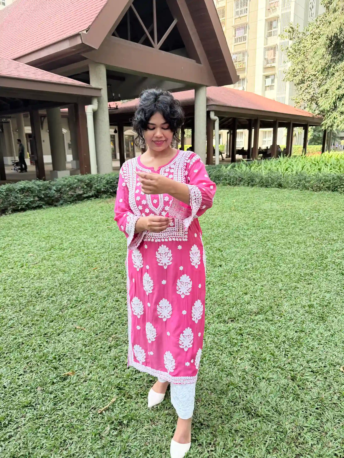 Muslin Hand Chikankari Solid Women's Long Kurta - Rose Pink
