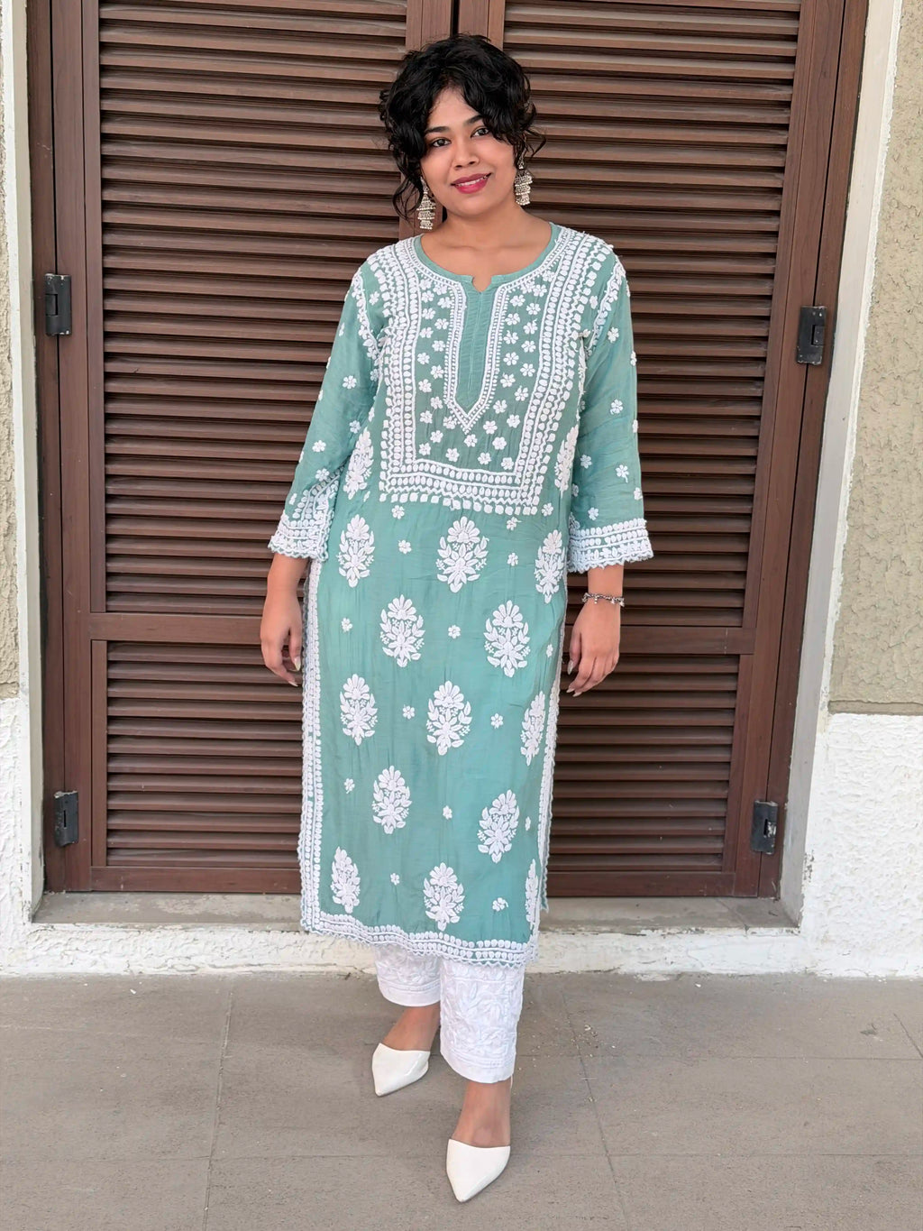 Muslin Hand Chikankari Solid Women's Long Kurta - Sea Green