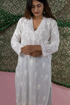 Mulmul Hand Chikankari Solid Women's Long Kurta - White